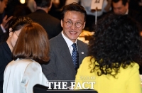  브라질 대사와 대화 나누는 김민석 국무총리 [포토]