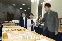  공공예식장 '피움서울' 점검하는 오세훈 시장 [포토]
