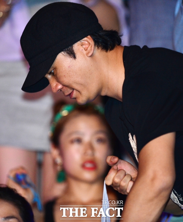 국민이 납득할 수 있는 설명과 개선책을 내놓기 위해서라도, 양현석은 반드시 국감 증인석에 서야 한다는 여론이 팽배하고 있다. 가수 싸이 콘서트 싸이의 썸머스탠드 훨씬 THE 흠뻑쇼 당시 모습. /더팩트 DB