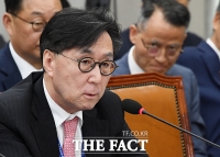  '런종섭 의혹' 장호진 전 국가안보실장 특검 첫 출석…압수물 선별