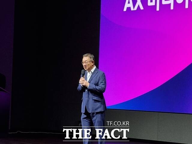 현신균 LG CNS 사장이 25일 서울 강서구 마곡 LG사이언스파크 컨버전스홀에서 열린 AX 미디어데이에서 AX 전략을 설명하고 있다. /이성락 기자