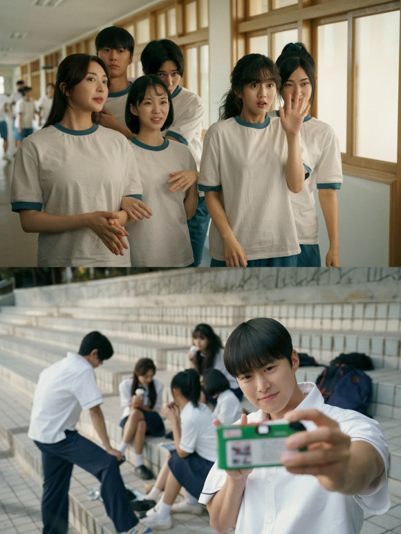 배우 신은수 공명 주연의 넷플릭스 새 영화 고백의 역사가 다소 뻔한 스토리이지만 배우들의 사랑스러운 연기를 무기로 차진 호흡을 완성하며 K-청정 하이틴을 제대로 보여줬다. /넷플릭스