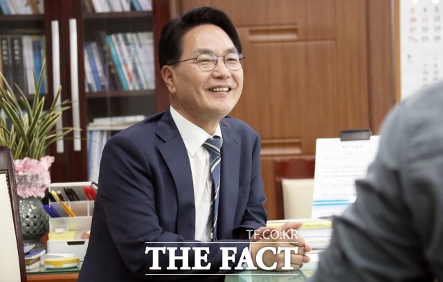 심덕섭 고창군수는 고창농악이 지역을 넘어 세계적으로 인정받는 무형유산으로 성장할 수 있었던 것은 군민 모두가 함께 신명나는 판을 만들어온 덕분이라며 고창농악이 세계 무대에서 더욱 빛날 수 있도록 적극 지원하겠다고 밝혔다. / 고창군