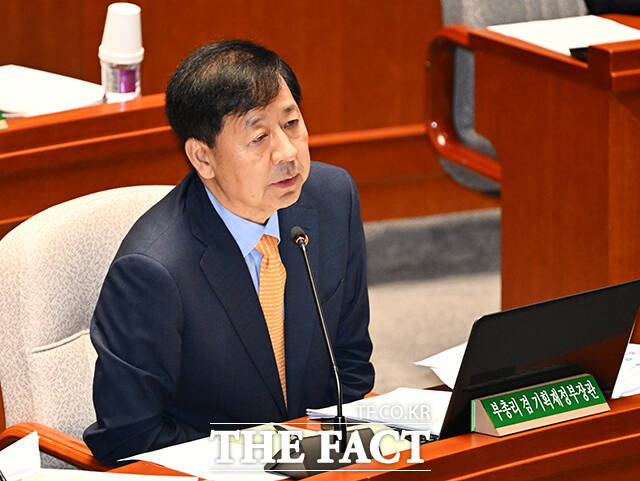 질의에 답변하는 구윤철 기획재정부 장관 겸 경제부총리.