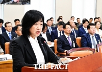  국방위 출석한 홍소영 병무청장 [포토]