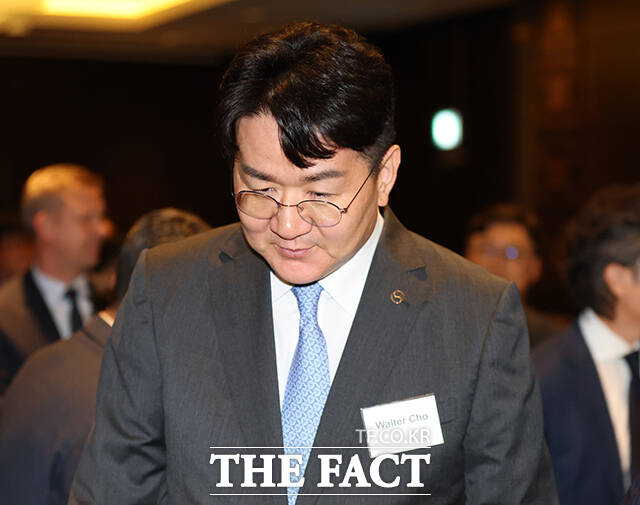 조원태 한진그룹 회장이 지난달 22일 오후 서울 여의도 콘래드서울 호텔에서 열린 주한미국상공회의소(AMCHAM KOREA) 세미나에 참석하고 있다. /청사사진기자단