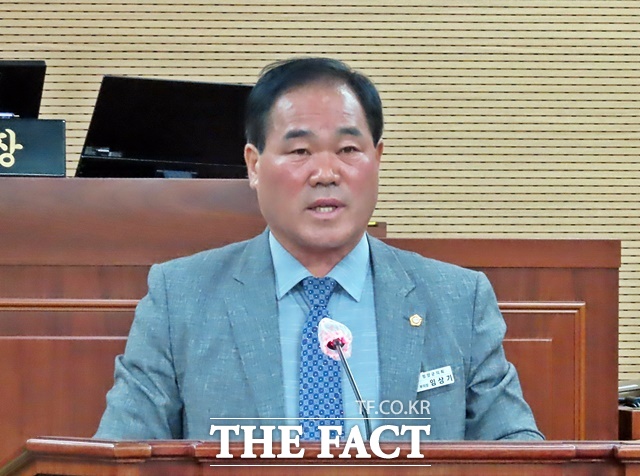임상기 의원이 26일 충남 청양군의회 제314회 임시회 제1차 본회의에서 5분 자유발언을 하고 있다. /김형중 기자