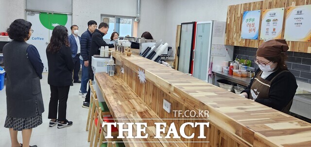 광주시가 산업단지 근로자 조식 지원사업을 시행하고 있다./광주시