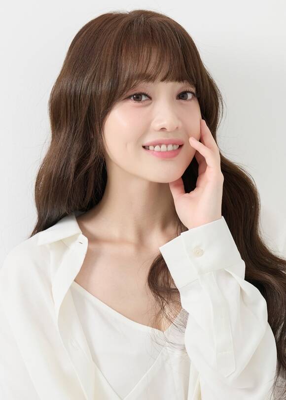 코미디언 나현영이 소속사 씨엘엔컴퍼니와 전속계약을 체결했다. /씨엘엔컴퍼니