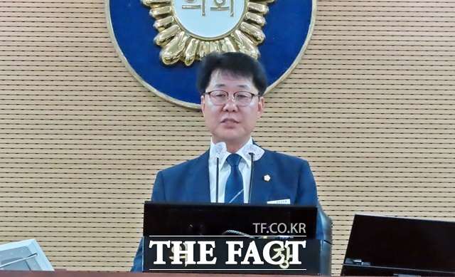 김기준 청양군의장이 26일 청양군의회 제314회 임시회에서 개회사를 하고 있다. /김형중 기자