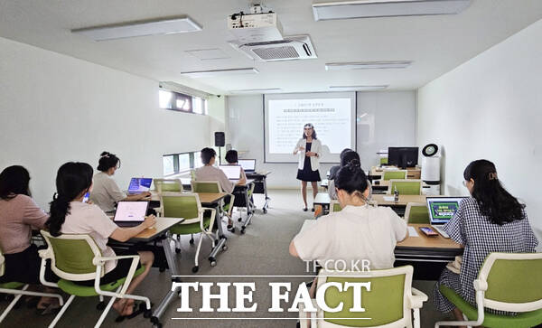 여성커뮤니티센터에서 운영 중인 디지털 역량 강화 교육./대전 유성구