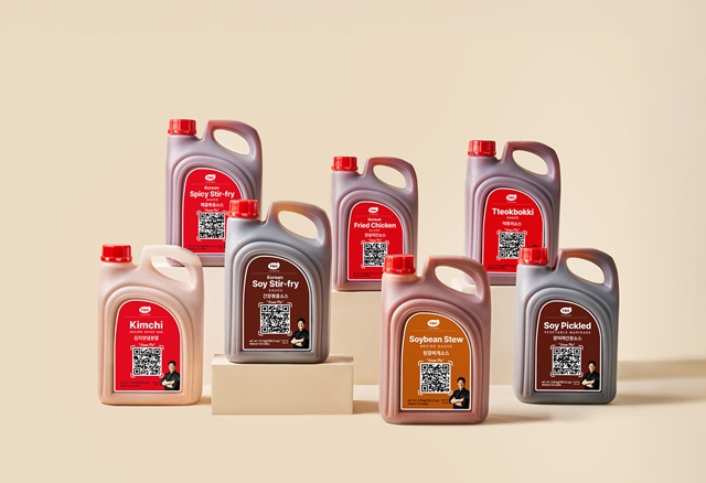 더본코리아가 수출용 B2B 소스 패키지에 QR코드 레시피를 도입한다. /더본코리아