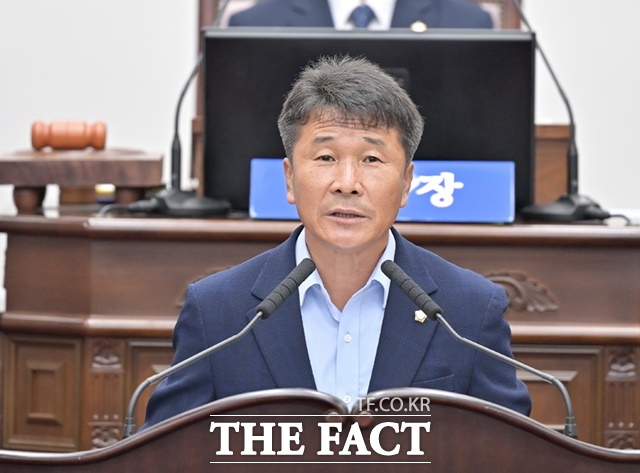 구본길 공주시의회 의원(더불어민주당, 가선거구)이 26일 시의회 제260회 임시회 제2차 본회의에서 5분 자유발언을 하고 있다. /공주시의회