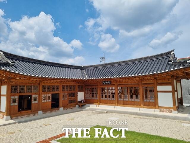 지난 27일 수원시 평동 7번지 SK 고택을 찾았다. /이성락 기자