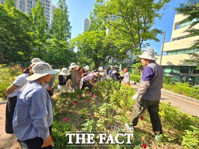 광명시 시민정원사 양성교육 진행 모습 /광명시