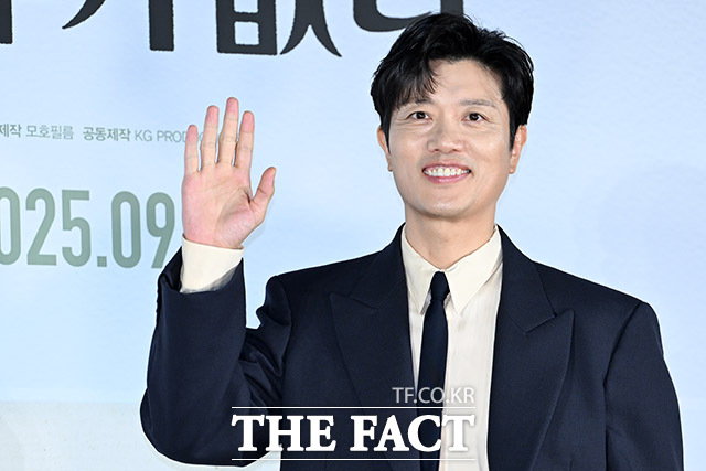 오랜만에 안방과 스크린에 동시 출격해 활동 영역의 폭을 다시금 넓히게 된 박희순이 어떤 색다른 매력으로 시청자들과 관객들을 사로잡을지 관심이 모아진다. /남용희 기자