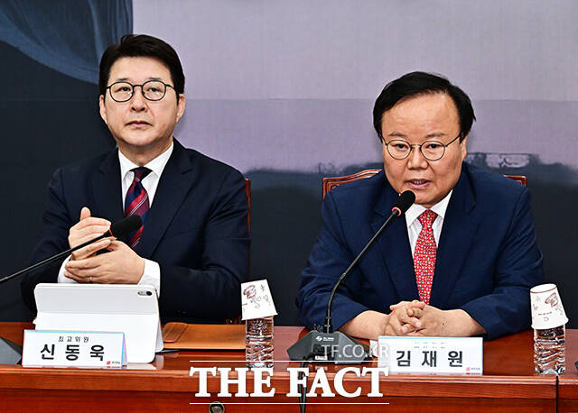 모두발언 하는 김재원 국민의힘 최고위원(오른쪽).