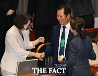  '오송 참사' 추모하는 초록 리본 목에 건 정청래 대표 [TF사진관]