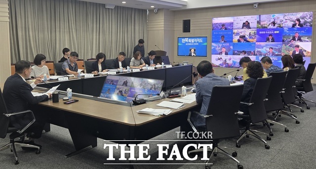 28일 전북도청 영상회의실에서 노홍석 행정부지사 주재로 도-시·군 부단체장 회의가 열리고 있다. /전북도