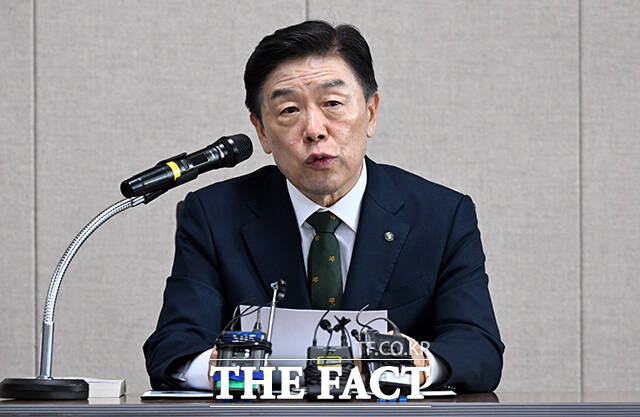 김형석 독립기념관장이 본인의 지위를 악용해 국가공공시설인 독립기념관을 교회 예배와 ROTC 동기회 등 사적인 행사 장소로 제공했다는 의혹이 등장했다. /임영무 기자