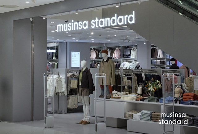 무신사는 IPO를 통해 모은 자금을 바탕으로 국내 온오프라인 패션 총판 확대는 물론 글로벌 사업 진출을 위한 발판을 마련할 방침이다. /무신사