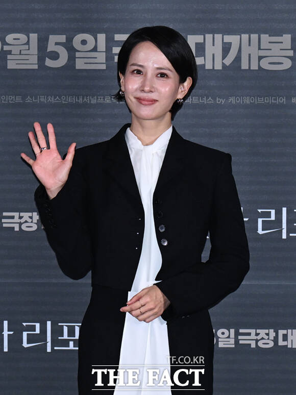 배우 조여정이 28일 서울 용산구 CGV 용산아이파크몰에서 열린 영화 살인자 리포트 언론시사회 및 기자간담회에 참석해 포즈를 취하고 있다. /이새롬 기자