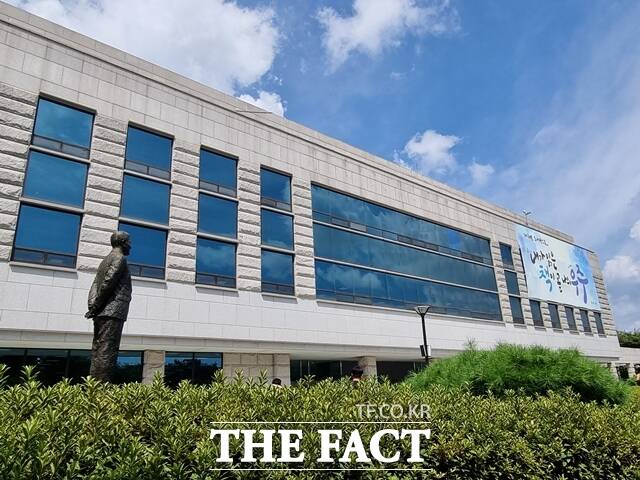 수원시 팔달구 신풍동 소재 선경도서관 /더팩트 DB