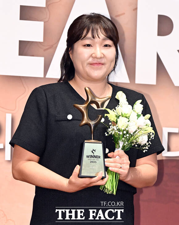 핫아이콘(여), 연예인유튜버(여) 부문 수상자- 개그우먼 이수지.