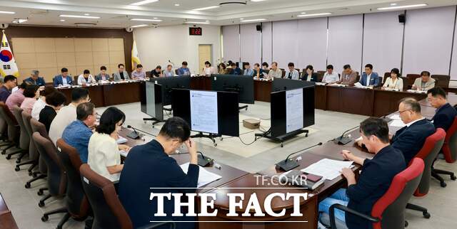 보령시가 자살률 감소를 위한 성과 점검과 하반기 논의를 위해 자살예방 협업과제 추진상황 보고회를 개최하고 있다. /보령시