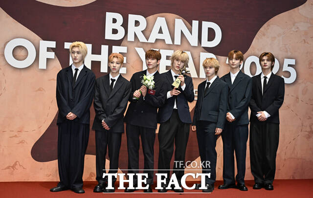 베트남_남자아이돌(라이징스타) 부문 수상자- 그룹 아크(ARrC).