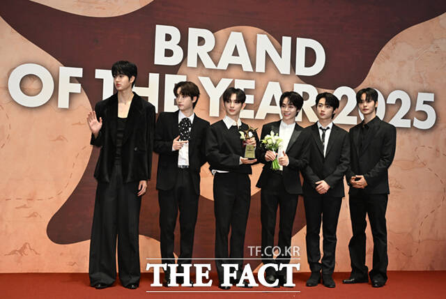 베트남_남자아이돌 부문 수상자- 그룹 템페스트(TEMPEST).