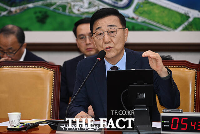 김윤덕 국토교통부 장관은 29일 오전 세종포천 고속도로 오송지선 건설공사 현장을 찾아 안전 관리 실태를 점검했다. /국회=박헌우 기자