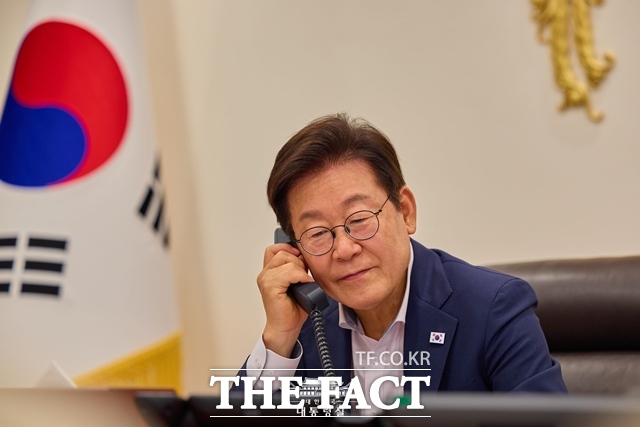 이재명 대통령은 29일 오후 세르다르 베르디무하메도프 투르크메니스탄 대통령과 취임 뒤 첫 통화를 가졌다. 이 대통령이 14일 오후 용산 대통령실에서 페르디난드 로무알데즈 마르코스 주니어 필리핀 대통령과 통화를 하고 있다. /대통령실