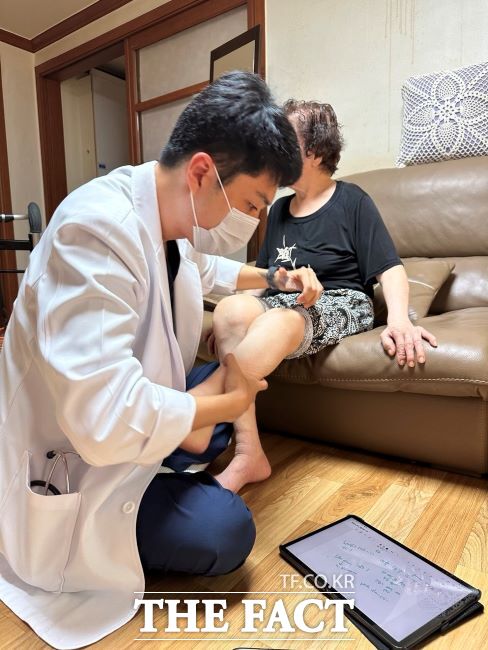 시흥시 찾아가는 돌봄의료센터 활동 모습. /시흥시