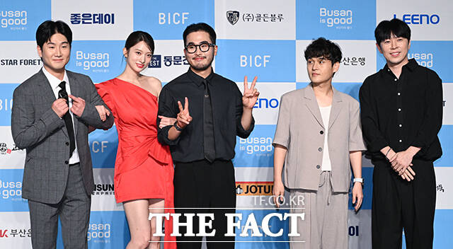 코미디언 오민우와 손민경, 장현욱, 김진곤, 박민성(왼쪽부터).