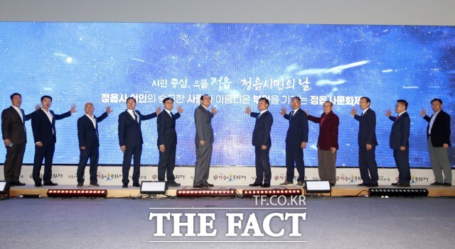 정읍사문화제는 현존 최고의 백제가요 ‘정읍사’에 깃든 여인의 숭고한 사랑을 기리는 지역의 대표 축제다. / 정읍시