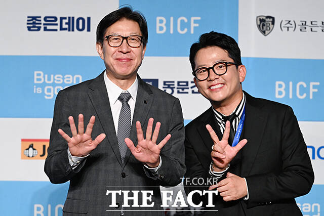 박형준 부산시장(왼쪽)과 부산국제코미디페스티벌 집행위원장 김준호.