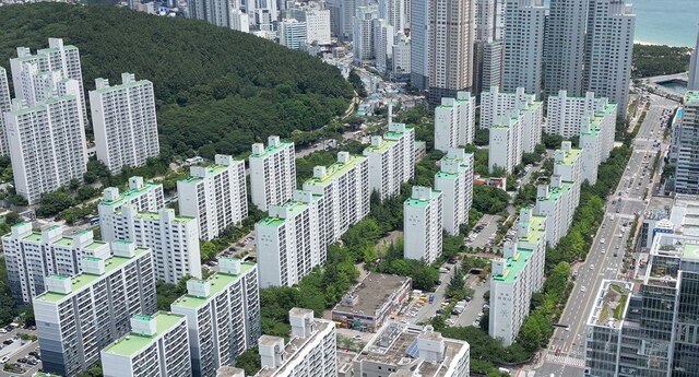 부산 해운대구 우동 일대에서 진행 중인 대우마리나 1·2차 재건축 사업(사진)에 신영부동산신탁이 토지신탁 참여의향서를 제출했다. /더팩트 DB