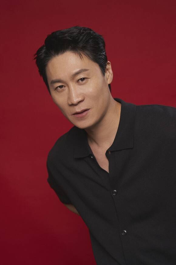 배우 진선규가 최근 서울 종로구 삼청동 한 카페에서 <더팩트>와 만나 넷플릭스 오리지널 시리즈 애마 종영 기념 인터뷰를 진행했다. /넷플릭스