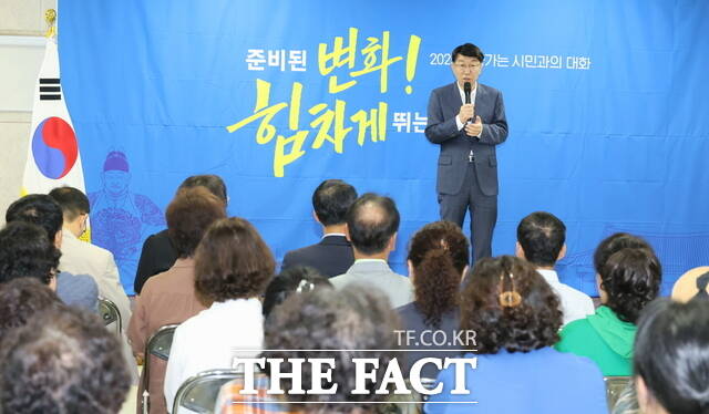 29일 우범기 전북 전주시장이 덕진구 인후2동 주민센터와 동서학동 주민센터를 차례로 찾아 ‘2025 찾아가는 시민과 대화’의 시간을 가졌다. /전주시