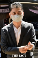  김범수 '자본시장법 위반' 결심 공판 출석…'질문엔 묵묵부답' [TF사진관]