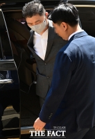  법원 도착한 김범수 카카오 창업자 [포토]