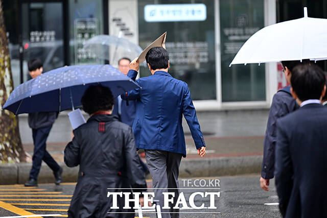 8월 마지막 날인 31일은 전국이 대체로 흐리고 지역에 따라 비나 소나기가 내리는 곳이 있겠다. /남윤호 기자