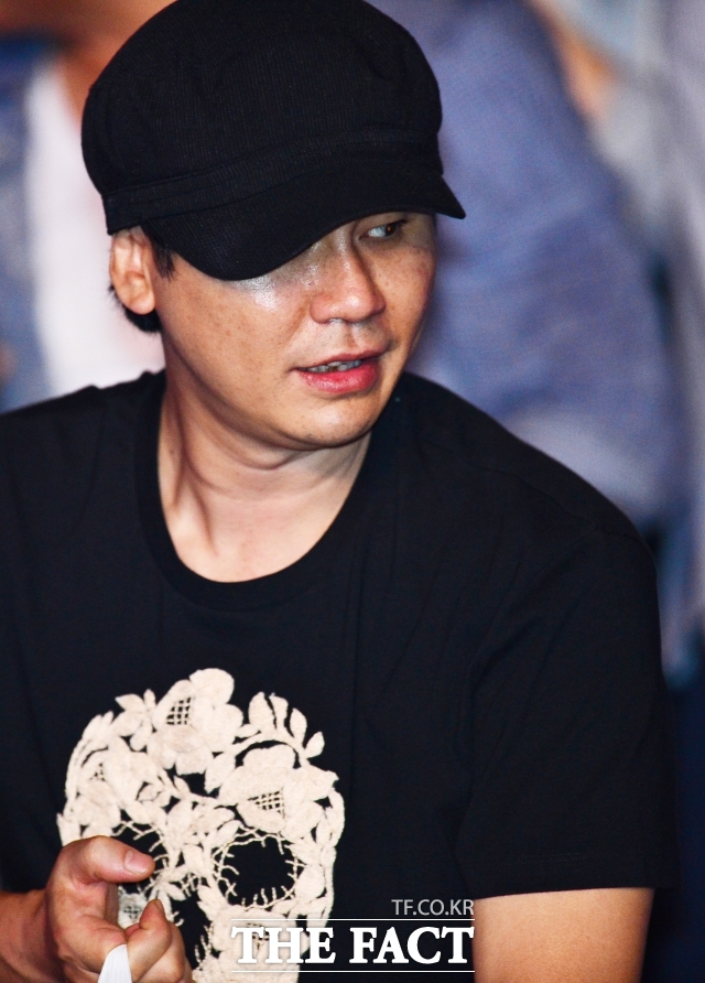 양현석은 지금이라도 버닝썬 사태 당시 YG 경영진이 어떤 의사결정을 했는지를 자세히 밝히고, 미흡했다면 그 과정을 깊이있게 반성해야 한다는 목소리가 나오고 있다. 이는 수 천억 엔터기업의 수장으로서 국회 국감장에 서야한다는 목소리가 다시 나오는 이유이기도 하다. /더팩트 DB