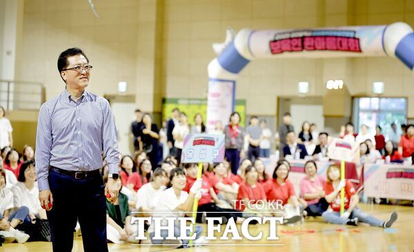 조원휘 대전시의회 의장이 30일 한밭대학교 실내체육관에서 개최된 대전공공형어린이집연합회 보육인체육대회에 참석했다./대전시의회