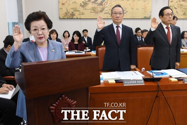 김태준 국가교육위원회(국교위) 상임위원은 1일 이배용 국가교육위원장이 사임 의사를 밝힌 데에 유감의 뜻을 밝혔다. 사진은 이배용 국가교육위원회 위원장(왼쪽)./남용희 기자