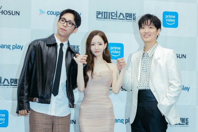 배우 주종혁 박민영 박희순(왼쪽부터)이 TV조선 새 주말드라마 컨피던스맨 KR에서 사기꾼으로 분해 매 에피소드 다양한 분장에 나서며 색다른 재미를 안길 예정이다. /TV조선