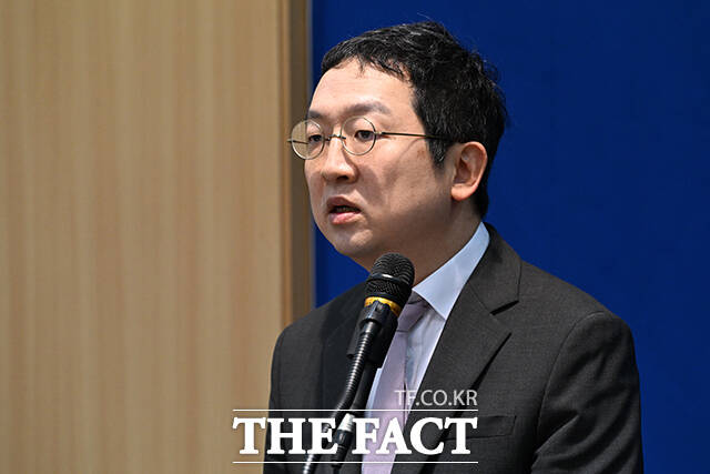 채상병 사건 외압 의혹을 수사하는 이명현 특별검사팀이 송창진 전 고위공직자범죄수사처 수사2부장검사의 국회 위증 혐의 조사를 위해 지난 29일 전·현직 공수처 관계자들의 휴대전화와 사무실을 압수수색 했다고 밝혔다. /서예원 기자