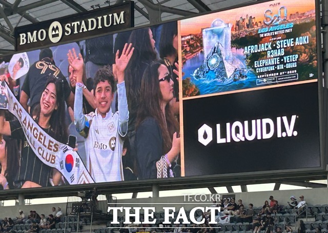 31일 LAFC 손흥민의 홈 경기 데뷔전에는 BMO스타디움의 전광판에 수시로 손흥민 관련 영상이 나와 손흥민의 날을 실감케 했다./LA=황덕준 언론인