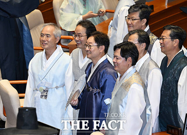 한복 잘 어울리나요?